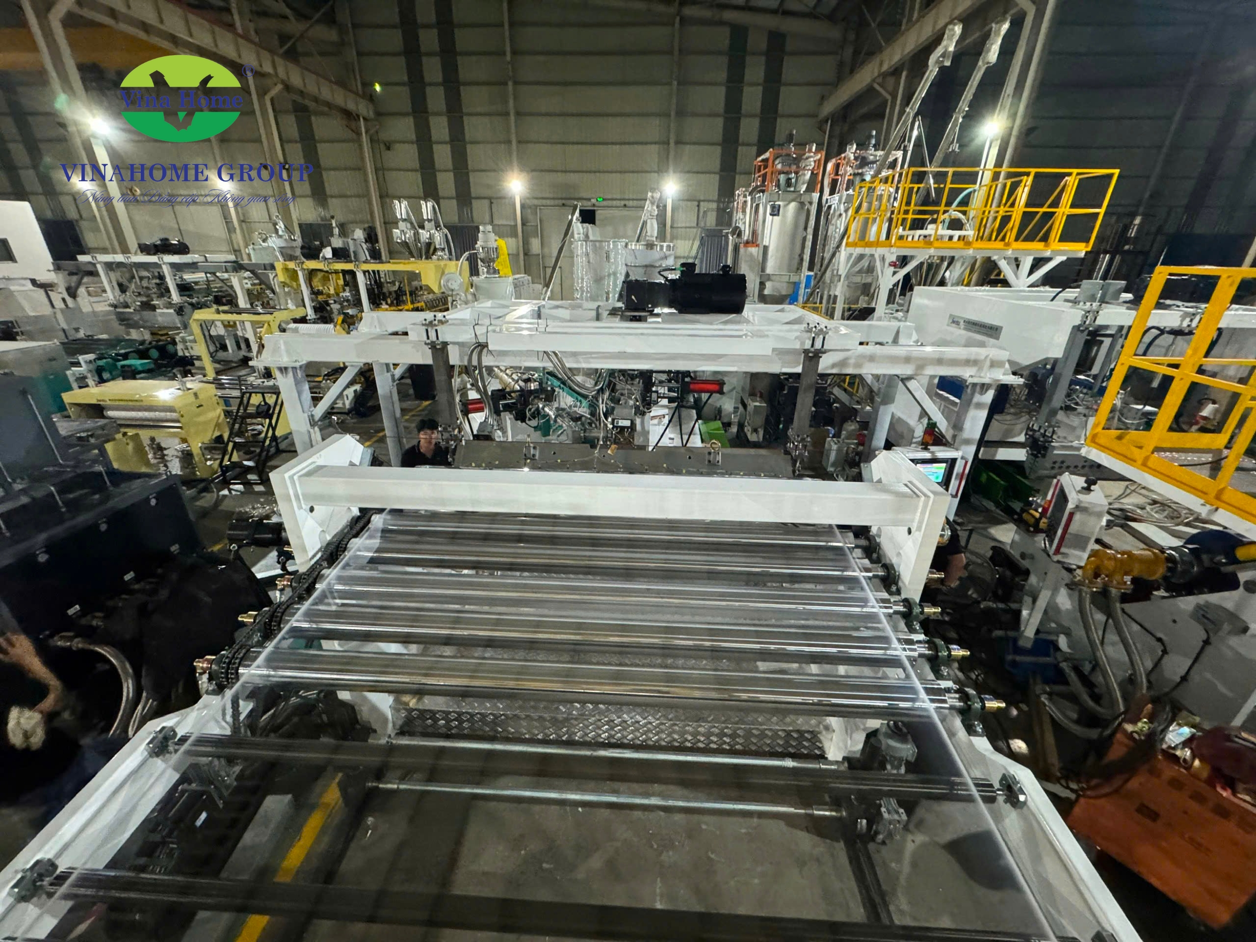 Nhà máy sản xuất tấm nhựa lấy sáng Poly